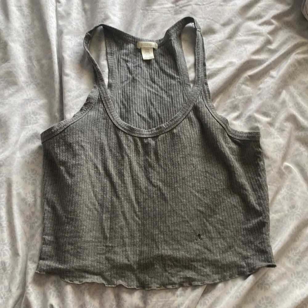Tops - Picture 5 of 5